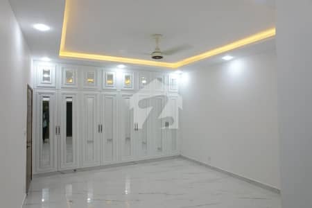 عسکری 6 ملیر کنٹونمنٹ,کینٹ,کراچی میں 11 مرلہ Studio مکان 6.8 کروڑ میں برائے فروخت۔