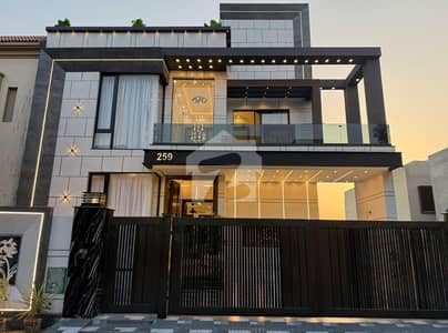 10 Marla Designer Solid House For Sale With Gas Meter