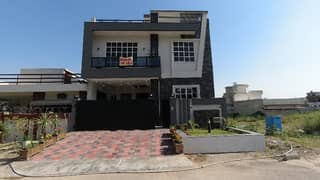 Prime Location House Of 7 Marla Available For Sale In Jinnah Gardens Phase 1