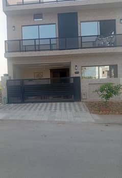 Excelleny House For Sale  Size 5+1 Marla