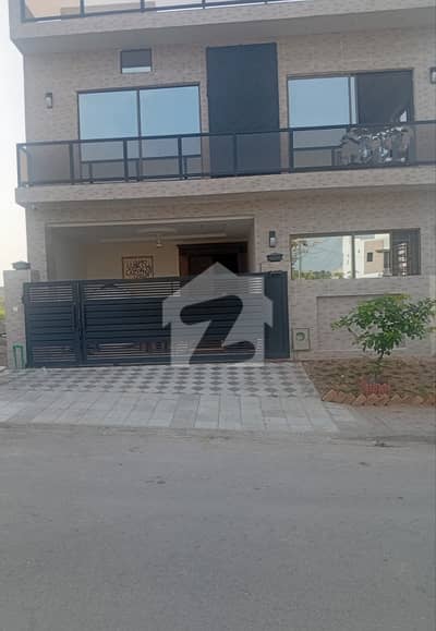 Excelleny House For Sale  Size 5+1 Marla