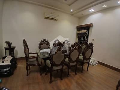 کینال روڈ فیصل آباد میں 5 کمروں کا 1 کنال مکان 6.0 کروڑ میں برائے فروخت۔