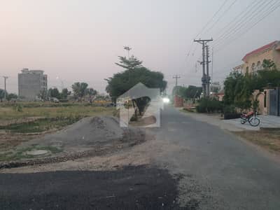 چنار باغ ۔ پنجاب بلاک چنار باغ,لاہور میں 1 کنال رہائشی پلاٹ 1.25 کروڑ میں برائے فروخت۔ چنار باغ ۔ پنجاب بلاک چنار باغ,لاہور میں 1 کنال رہائشی پلاٹ 1.25 کروڑ میں برائے فروخت۔