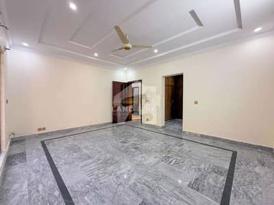 Ideal Family Home 1 Kanal House with 6 Bedrooms in Bahria Phase 3