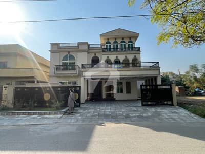 1 Kanal Luxury House For Sale Premium Finishes | Prime Location | Ready To Move