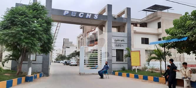 Flat Sized 1620 Square Feet Is Available For Sale In Pilibhit Cooperative Housing Society