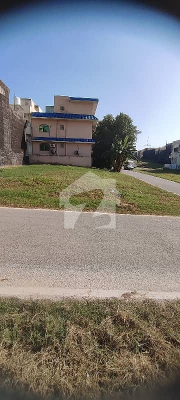 CHANCE DEAL MOST PRIME LOCATION PLOT
