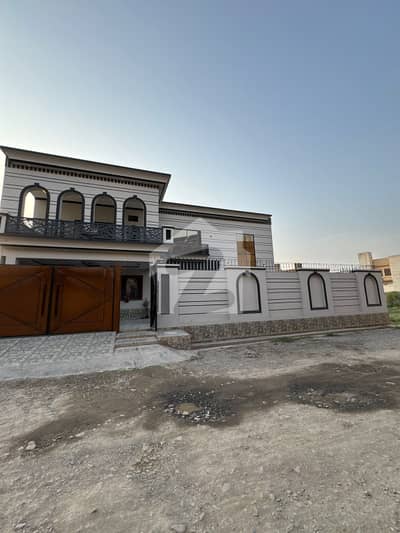 12 Marla Luxury House For Sale
