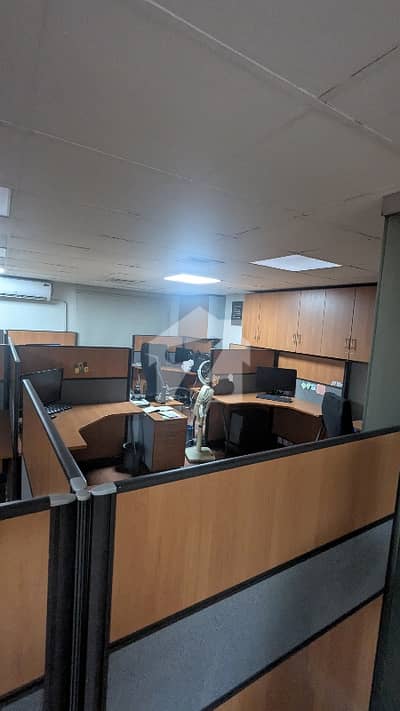 PREMIER 1600 SQUARE FEET OFFICE FOR RENT Siddique Trade Center, Gulberg Main Boulevard Ideal Corporate Hub