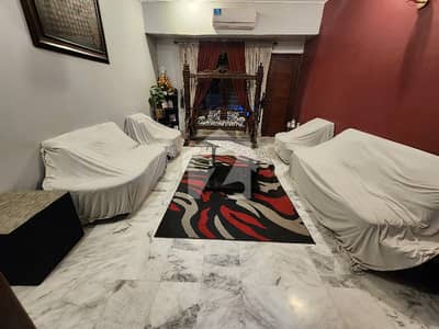 گلشنِ اقبال - بلاک 13 ڈی - 1 گلشنِ اقبال,گلشنِ اقبال ٹاؤن,کراچی میں 3 کمروں کا 12 مرلہ بالائی پورشن 3.5 کروڑ میں برائے فروخت۔