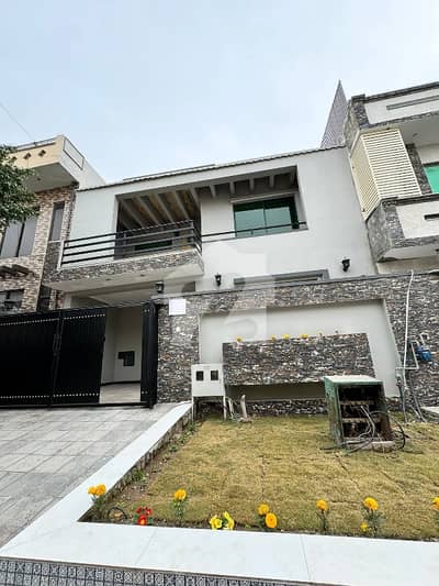 Brand New 2 Bed 8 Marla Portion Available For Rent In Gulraiz Brand New 2 Bed 8 Marla Portion Available For Rent In Gulraiz
