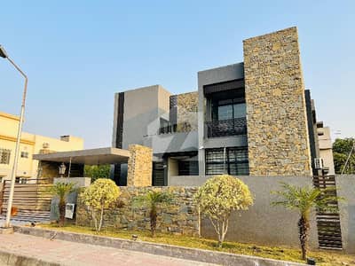 1 Kanal Luxury House Available For Sale In Bahria Town Phase 3