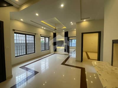 10 Marla House Available For Rent In Bahria Town Phase 4