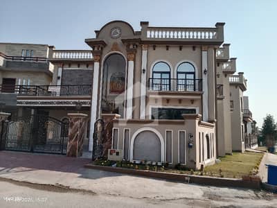 One Kanal Luxurious Designer House For Sale One Kanal Luxurious Designer House For Sale