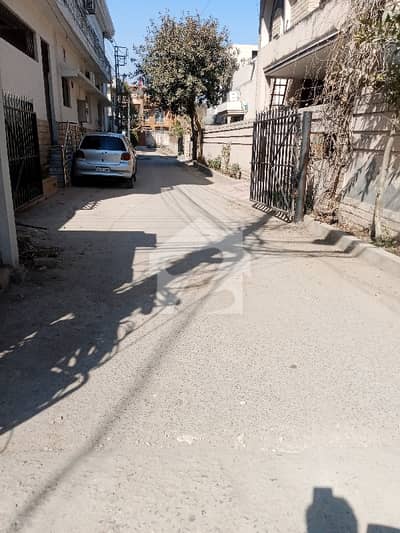 نیو لالہ زار راولپنڈی میں 11 مرلہ رہائشی پلاٹ 2.3 کروڑ میں برائے فروخت۔