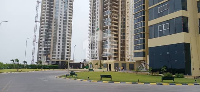 عمار کورل ٹاورز امارکریسنٹ بے,ڈی ایچ اے فیز 8,ڈی ایچ اے ڈیفینس,کراچی میں 2 کمروں کا 8 مرلہ فلیٹ 5.35 کروڑ میں برائے فروخت۔