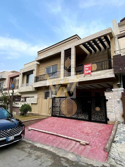 جناح گارڈنز فیز 1 جناح گارڈنز,ایف ای سی ایچ ایس,اسلام آباد میں 5 کمروں کا 7 مرلہ مکان 3.4 کروڑ میں برائے فروخت۔