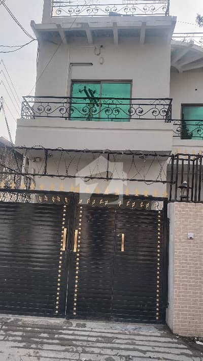 ڈیفنس روڈ راولپنڈی میں 6 کمروں کا 9 مرلہ مکان 3.3 کروڑ میں برائے فروخت۔
