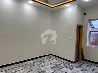 حیات آباد فیز 3 حیات آباد,پشاور میں 6 کمروں کا 5 مرلہ مکان 2.8 کروڑ میں برائے فروخت۔