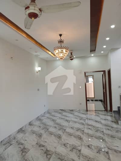 ڈی ایچ اے 9 ٹاؤن ۔ بلاک ڈی ڈی ایچ اے 9 ٹاؤن,ڈیفنس (ڈی ایچ اے),لاہور میں 3 کمروں کا 5 مرلہ مکان 2.4 کروڑ میں برائے فروخت۔ ڈی ایچ اے 9 ٹاؤن ۔ بلاک ڈی ڈی ایچ اے 9 ٹاؤن,ڈیفنس (ڈی ایچ اے),لاہور میں 3 کمروں کا 5 مرلہ مکان 2.4 کروڑ میں برائے فروخت۔