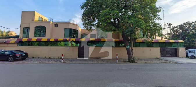 3 Kanal House For Office Ready Compound / Units - Ideal for NGO / IT / Corporate Use - Gulberg 3