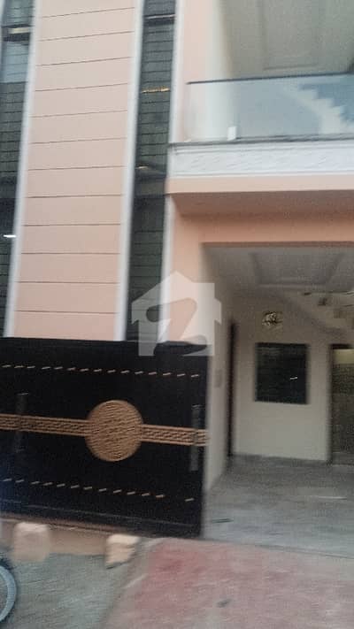 نیو لالہ زار راولپنڈی میں 4 کمروں کا 3 مرلہ مکان 1.5 کروڑ میں برائے فروخت۔