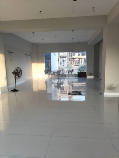 ڈی ایچ اے فیز 8 ڈی ایچ اے ڈیفینس,کراچی میں 7 مرلہ Studio دکان 10.0 لاکھ میں کرایہ پر دستیاب ہے۔