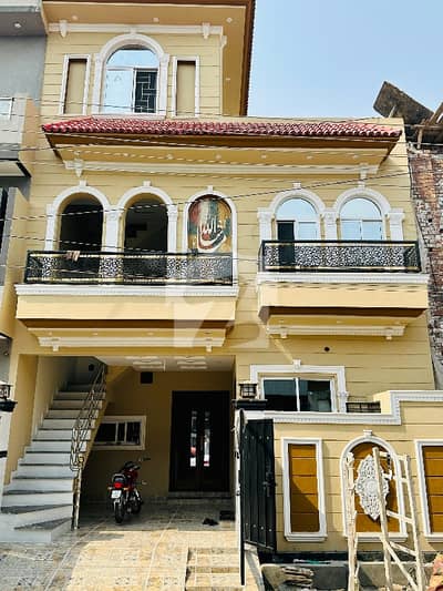 نشیمنِ اقبال فیز 2 نشیمنِ اقبال,لاہور میں 5 کمروں کا 5 مرلہ مکان 2.1 کروڑ میں برائے فروخت۔