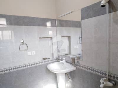 Flat For Sale 3 Bed DD Flat 2239 Sq Feet G+3 Top Floor