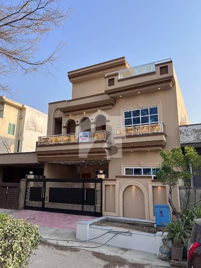 جناح گارڈنز فیز 1 جناح گارڈنز,ایف ای سی ایچ ایس,اسلام آباد میں 5 کمروں کا 7 مرلہ مکان 3.6 کروڑ میں برائے فروخت۔