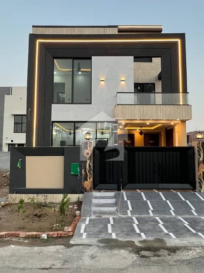 5 Full House Available For Rent In Bahria Nasheman Lahore