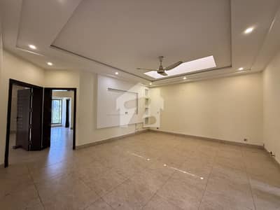 12 Marla Beautiful House For Rent In Overseas Block
