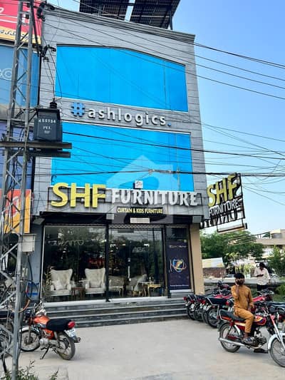 پی آئی اے مین بلیوارڈ لاہور میں 10 مرلہ Studio دفتر 12.6 کروڑ میں برائے فروخت۔