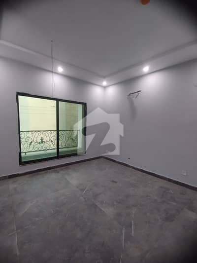 6 Marla Beautiful Flat Available For Rent Prime Location Near All Facilities
