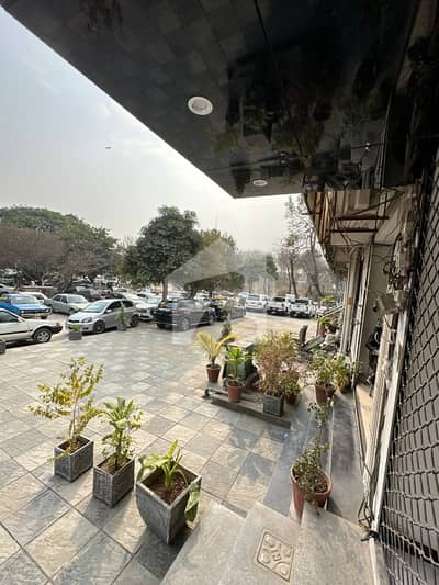 جی ۔ 8 مرکز جی ۔ 8,اسلام آباد میں 8 مرلہ Studio عمارت 16.5 کروڑ میں برائے فروخت۔