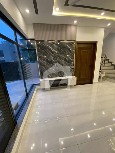 5 MARLA HOUSE FOR RENT
