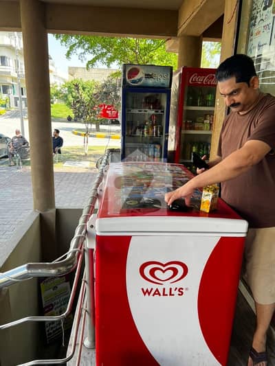 Aesthetic Corner Shop Of 158 Square Feet For sale Is Available
