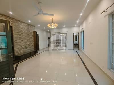 kanal upper portion available for rent