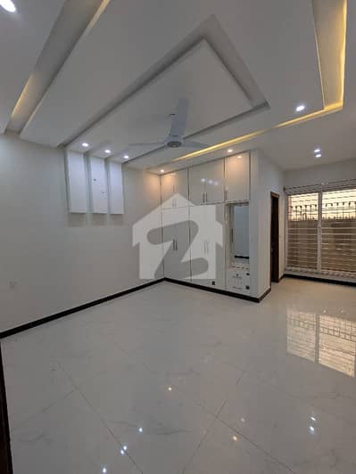 GULBERG RESIDENCIA 7 MARLA GROUND FLOOR FOR RENT WITH SOLAR
