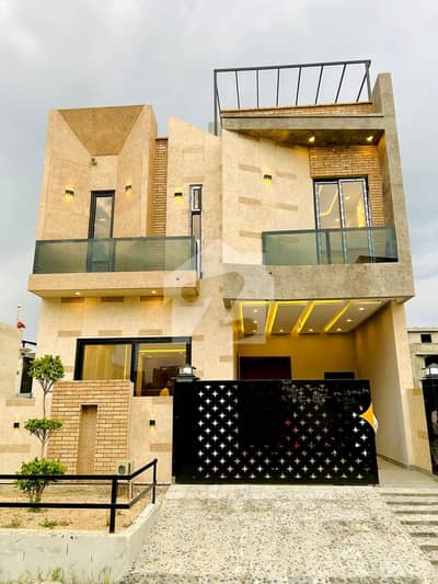 Double Height Exuberant House @2.50 Cr - Block F Sector B17 Islamabad.