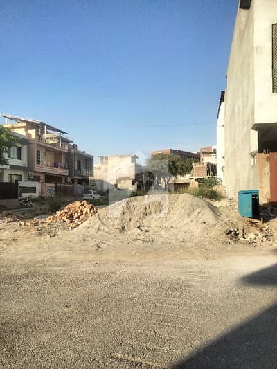 جناح گارڈنز ایف ای سی ایچ ایس,اسلام آباد میں 6 مرلہ رہائشی پلاٹ 1.55 کروڑ میں برائے فروخت۔
