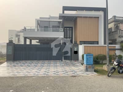 ڈی ایچ اے فیز 7 ڈیفنس (ڈی ایچ اے),لاہور میں 5 کمروں کا 1 کنال مکان 7.75 کروڑ میں برائے فروخت۔ ڈی ایچ اے فیز 7 ڈیفنس (ڈی ایچ اے),لاہور میں 5 کمروں کا 1 کنال مکان 7.75 کروڑ میں برائے فروخت۔