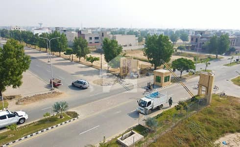 لیک سٹی ۔ سیکٹر ایم-3 ایکسٹینشن 1 لیک سٹی,رائیونڈ روڈ,لاہور میں 10 مرلہ رہائشی پلاٹ 1.9 کروڑ میں برائے فروخت۔ لیک سٹی ۔ سیکٹر ایم-3 ایکسٹینشن 1 لیک سٹی,رائیونڈ روڈ,لاہور میں 10 مرلہ رہائشی پلاٹ 1.9 کروڑ میں برائے فروخت۔