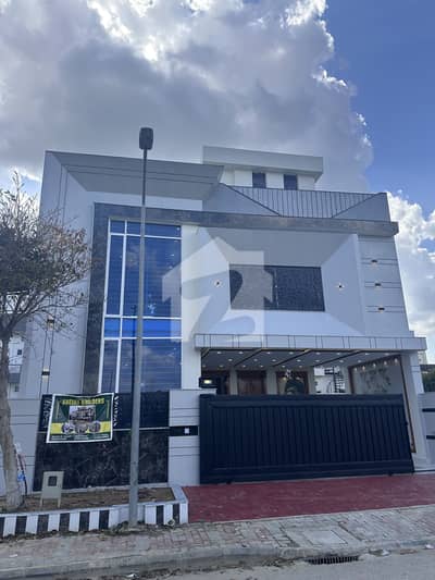New 10 Marla House In Top City !