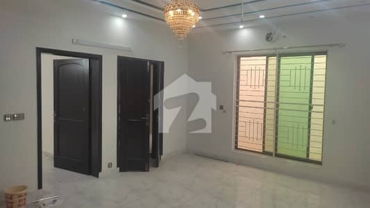 ماڈل ٹاؤن لاہور میں 5 کمروں کا 1 کنال مکان 10.0 کروڑ میں برائے فروخت۔