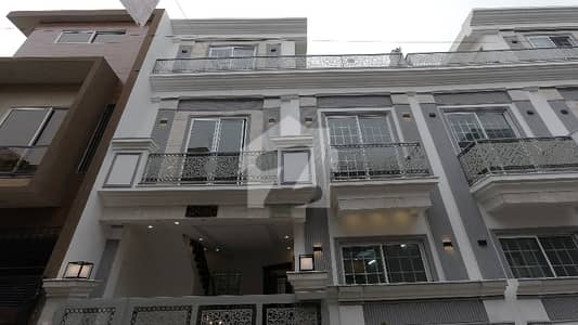 Prime Location 5 Marla House In Gulraiz Housing Society Phase 3 For sale
