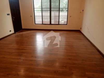 DHA Phase 3 Block Z 10 Marla Full House for Rent