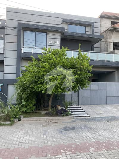 House In Madina Housing Society Park Facing