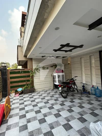 10 Marla Used House For Rent In Bahria Town Lahore
