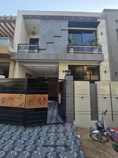 5 Marla Brand New House For Rent In Lake City - Sector M-7 Raiwind Road Lahore